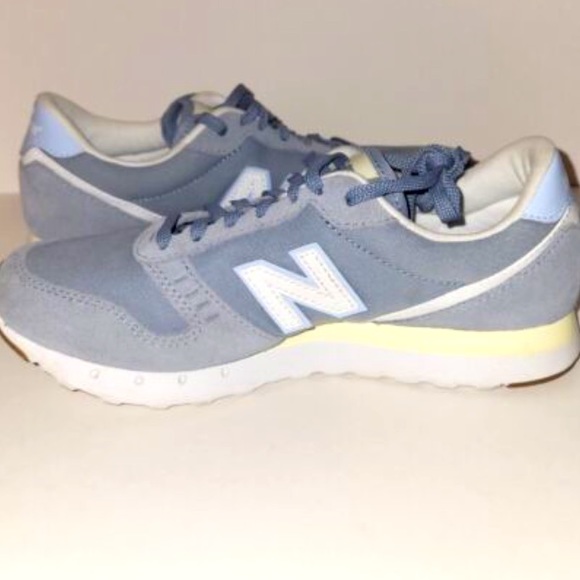 New Balance Women's 311 V2 Sneaker - Picture 1 of 7
